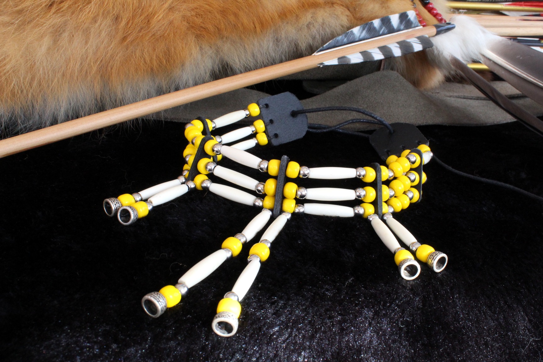 Traditional Lakota Choker, Native American - Yellow - Imagen 3