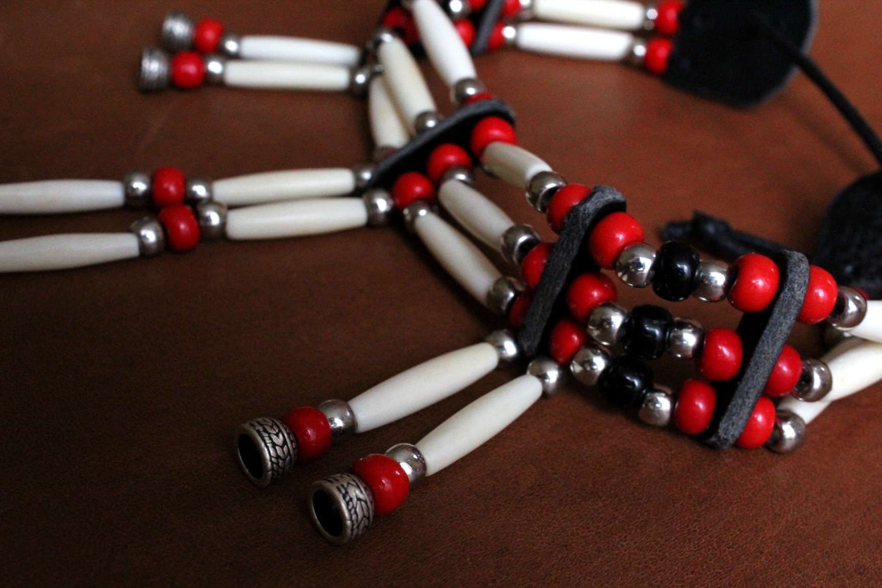 Traditional Lakota Choker, Native American - Red - Imagen 3