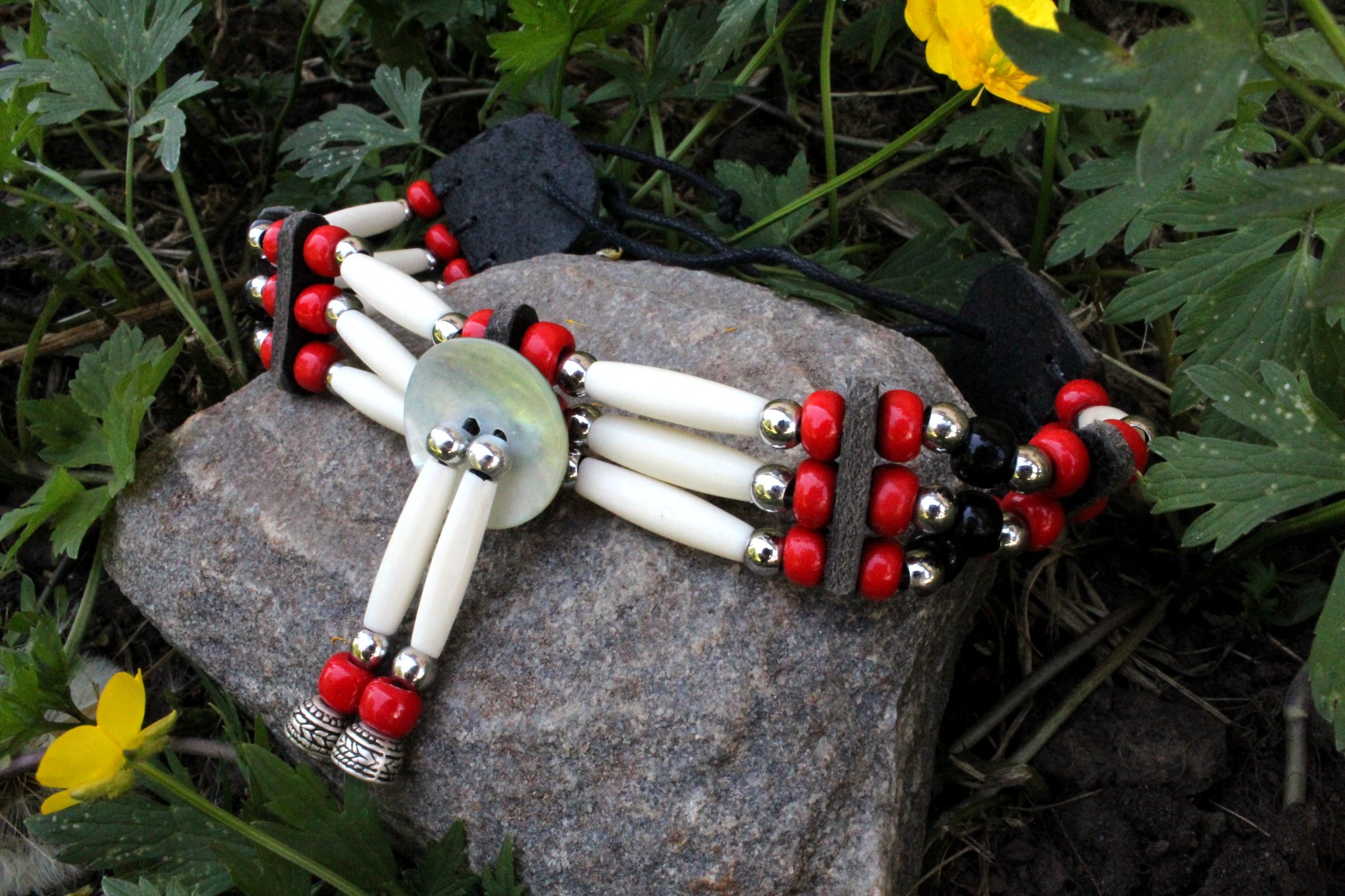 Traditional Lakota Choker, Red Native American - Imagen 4