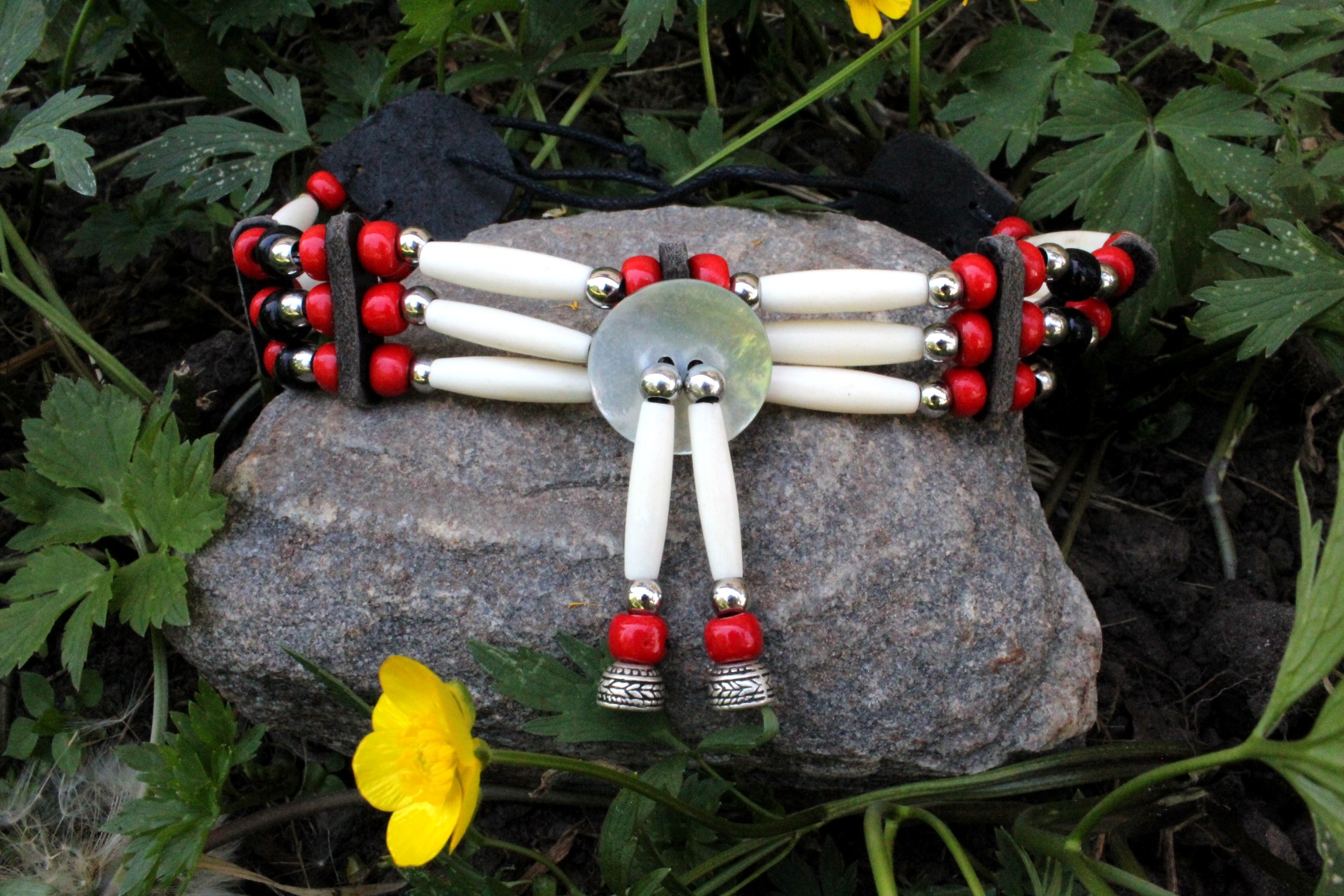 Traditional Lakota Choker, Red Native American - Imagen 3