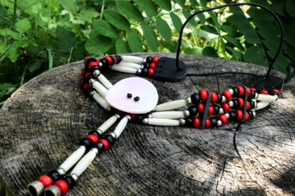 Traditional Lakota Choker, Red/Black Native American - Imagen 3