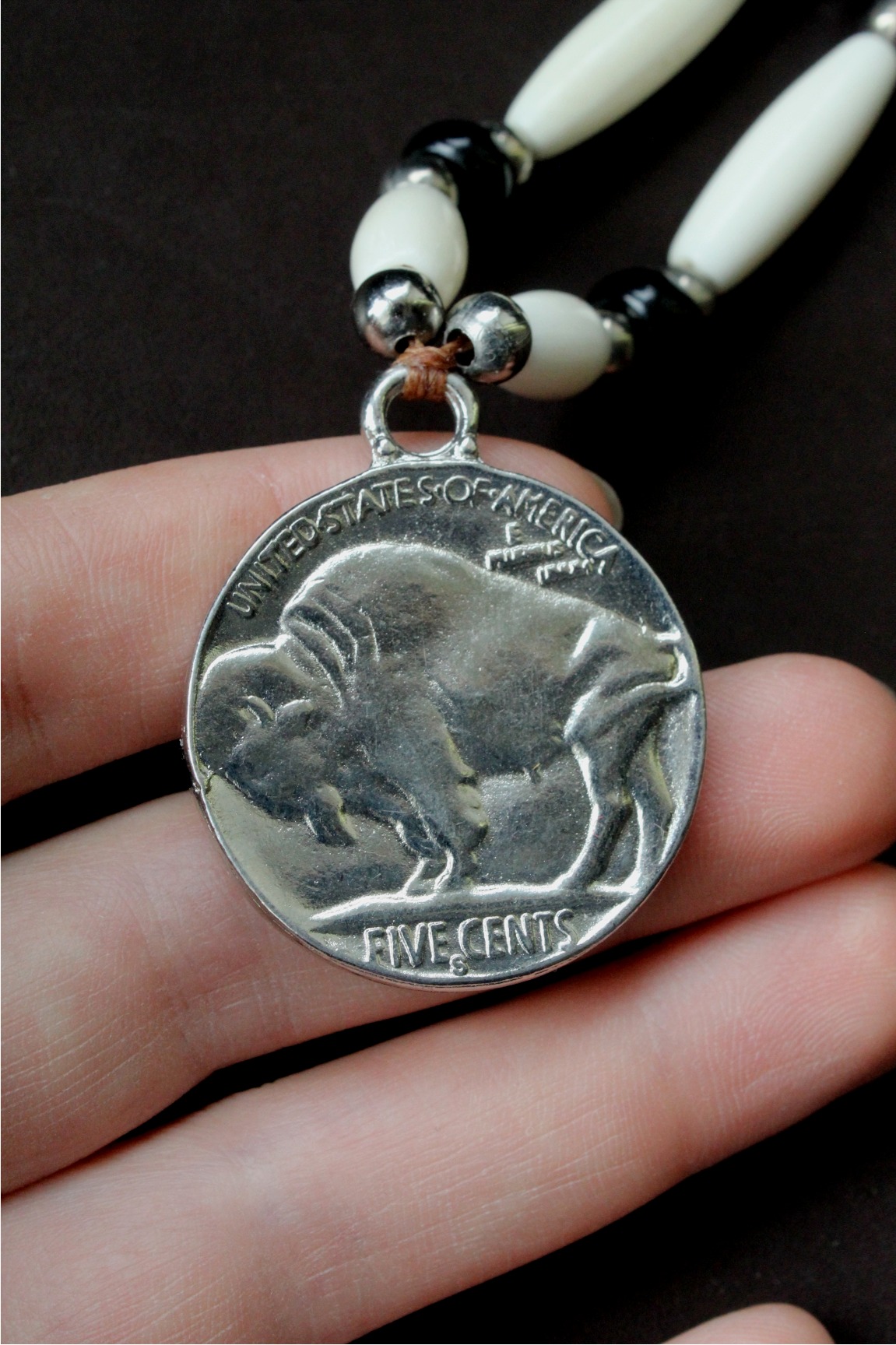 Liberty Coin Necklace, Chief Iron Tail Native American - Imagen 4
