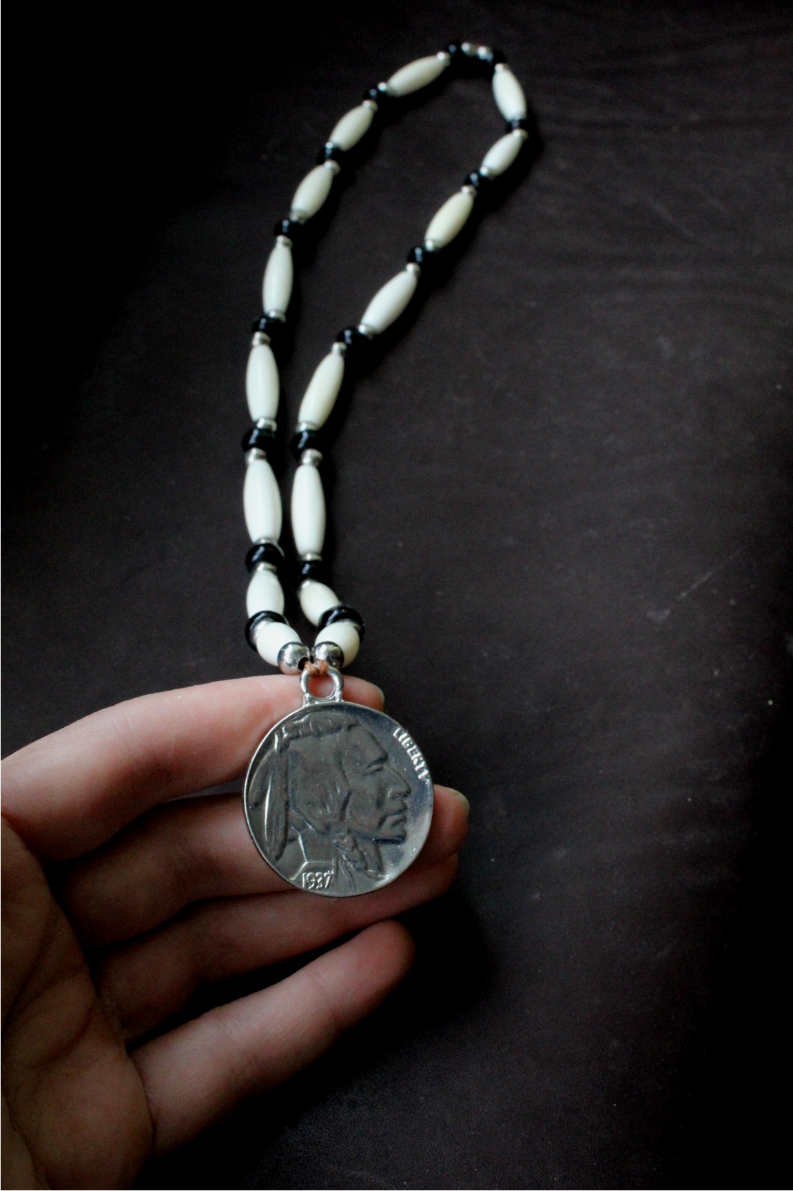 Liberty Coin Necklace, Chief Iron Tail Native American - Imagen 3