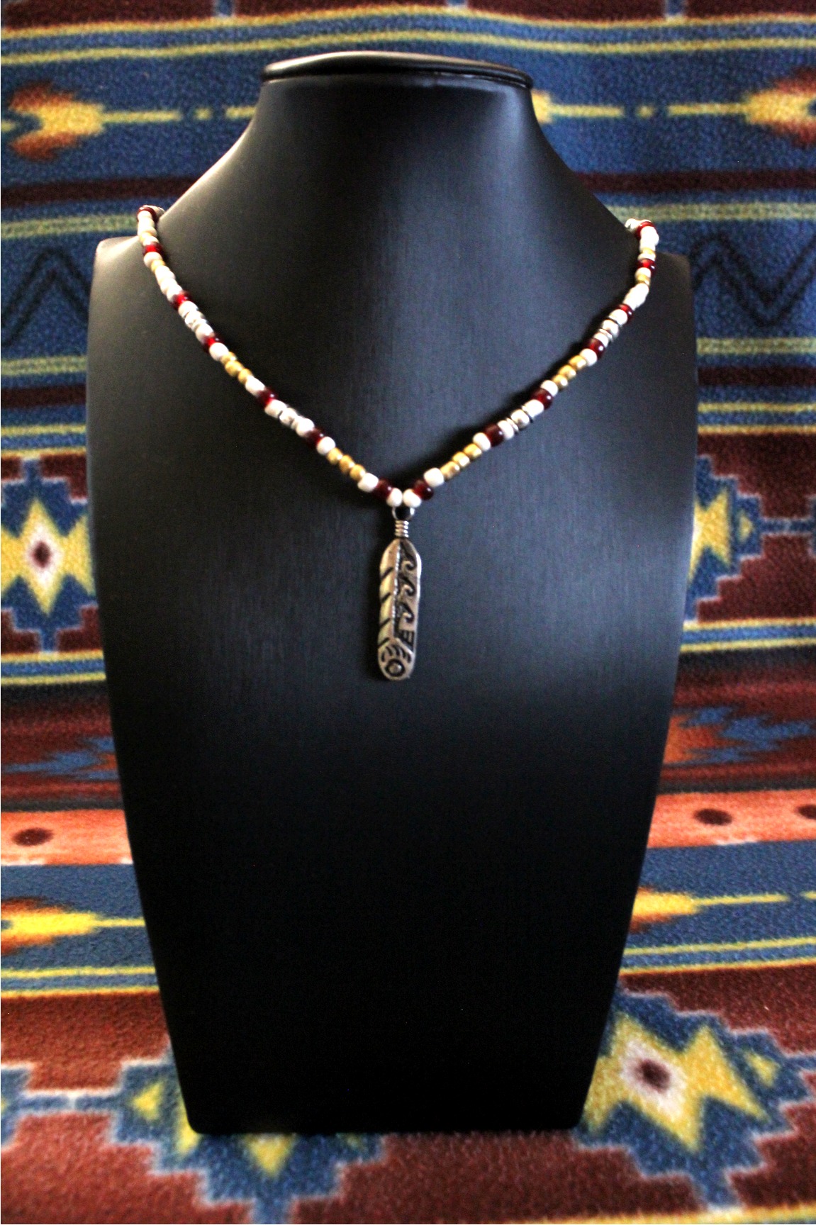 Metal Feather Necklace, Native American Bear - Imagen 3