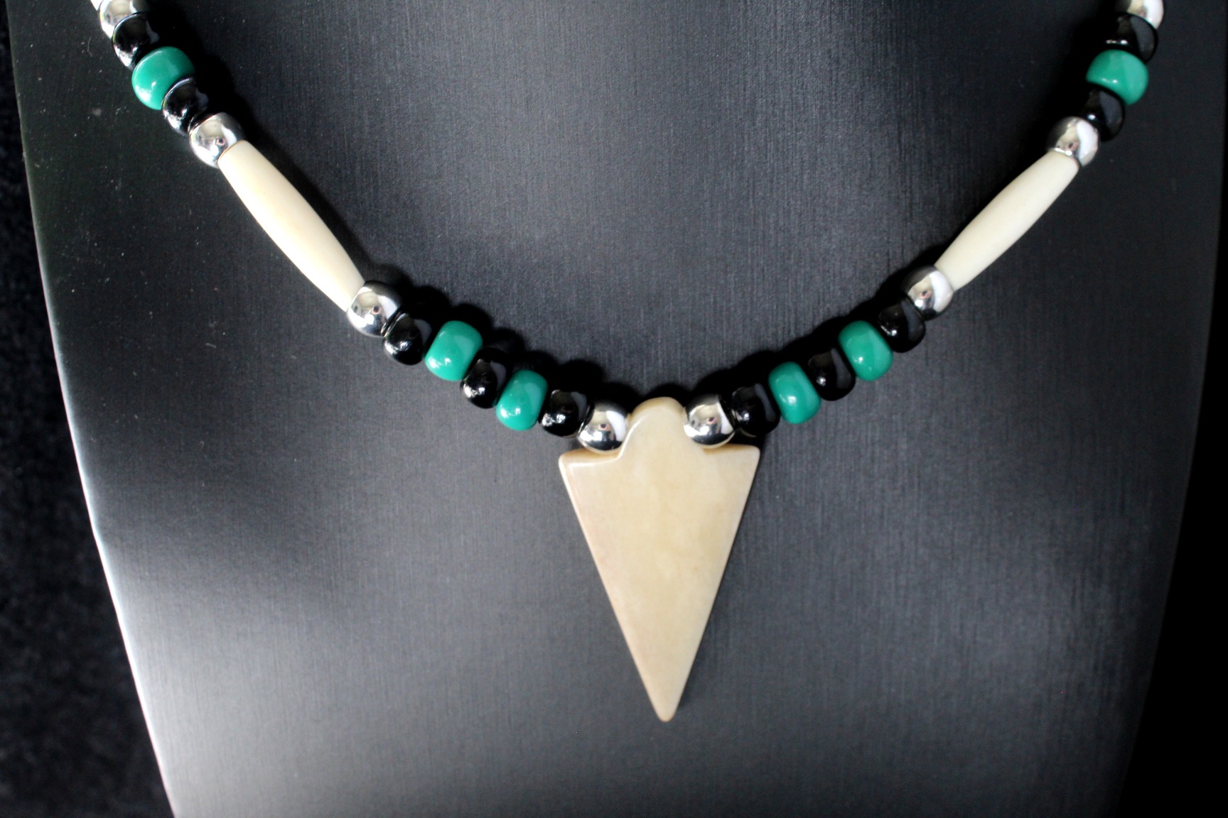Bone Arrowhead Necklace, Native American - Imagen 4