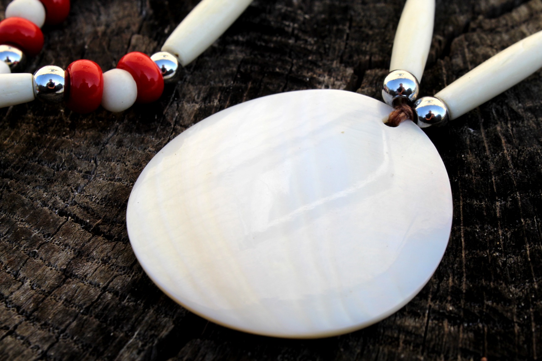 Mother of Pearl Native Necklace - Imagen 5