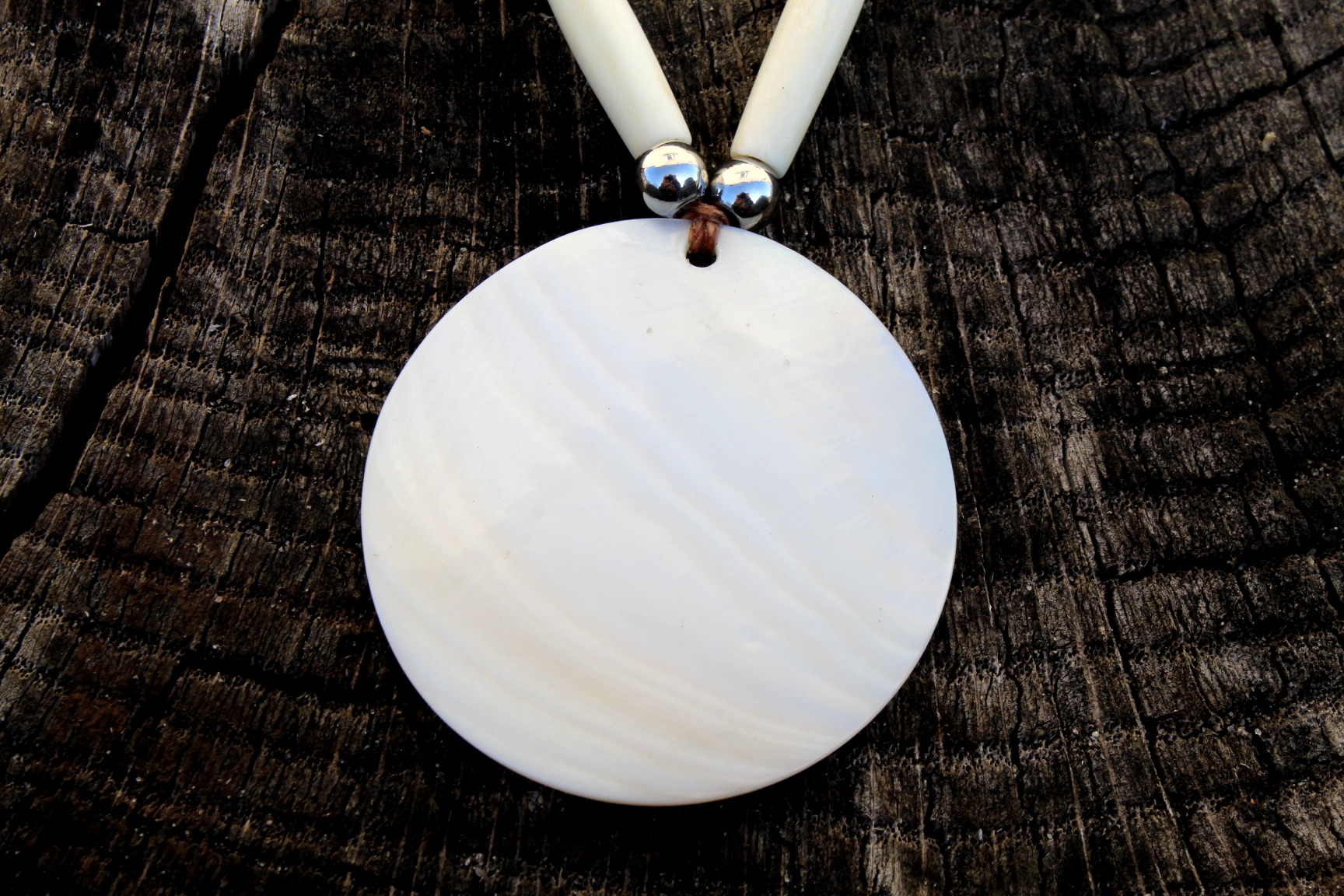 Mother of Pearl Native Necklace - Imagen 4