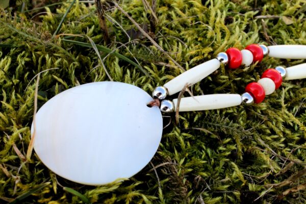 Mother of Pearl Native Necklace - Imagen 2