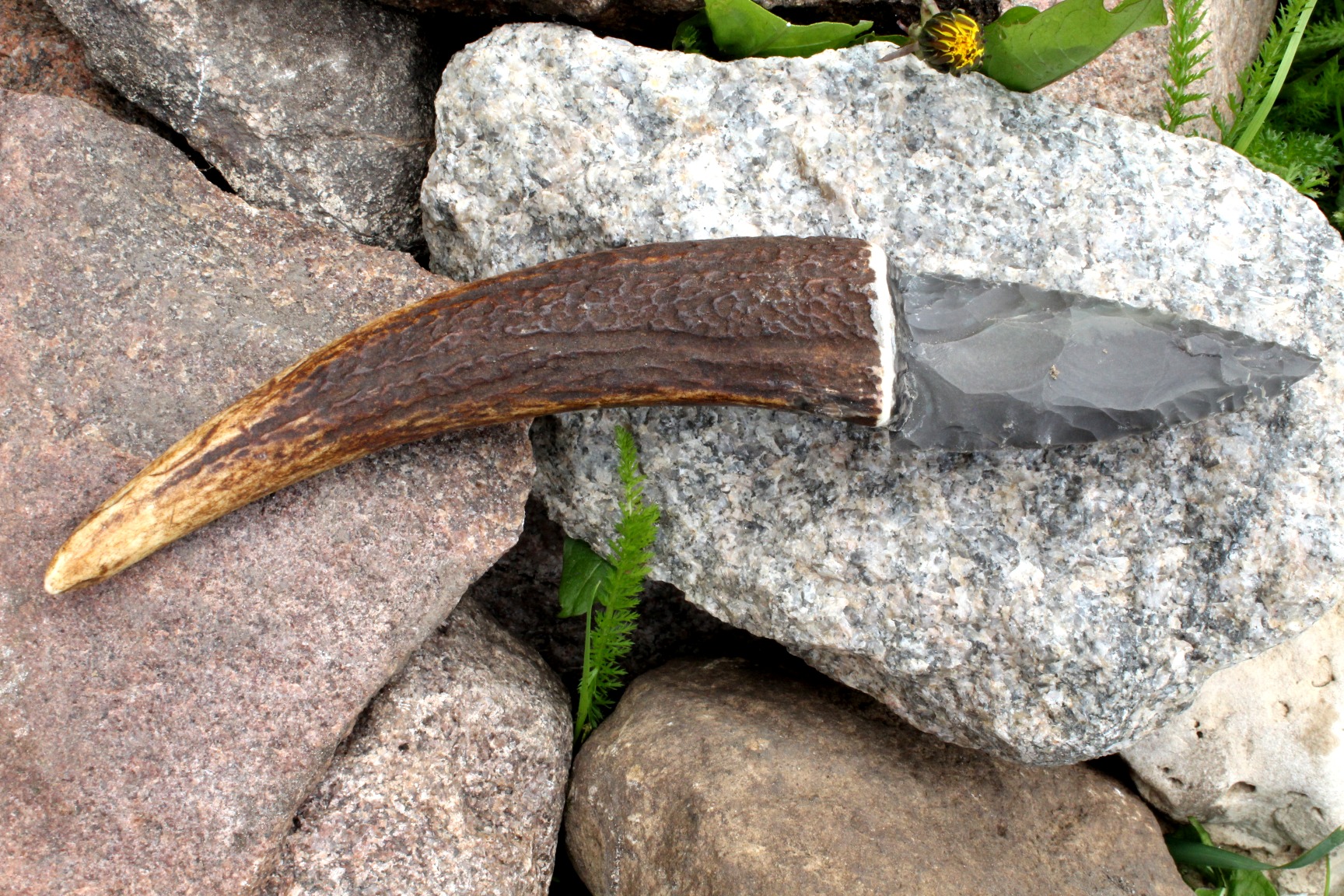 Flint and Deer Antler Knife - Imagen 3