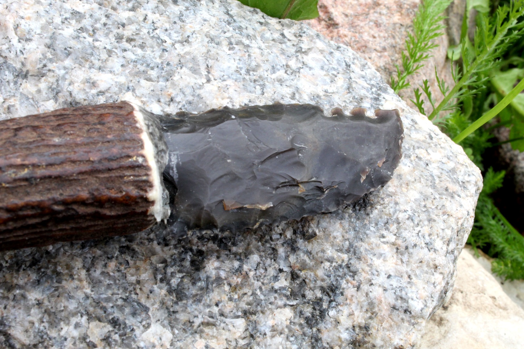 Flint and Deer Antler Knife - Imagen 4