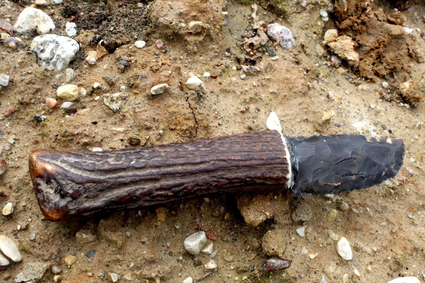 Flint and Deer Antler Knife - Imagen 2