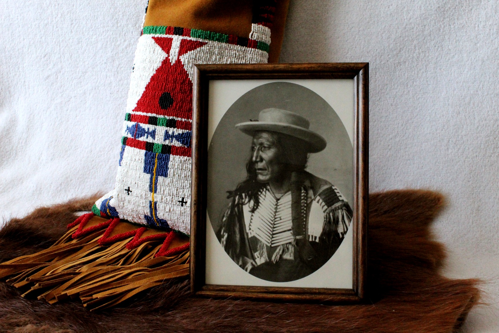 High Wolf Lakota Chief, Image with Frame Included - Imagen 3